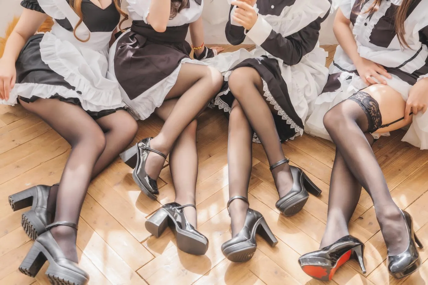 小野妹子w – NO.48 &白金&宅夏&前羽 四人彼女电子档 [77P]插图
